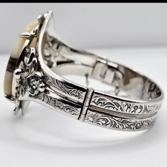 Whiting & Davis Vintage Signed Agate Silver Tone Southwestern Hinge Bracelet - Picture 4 of 11